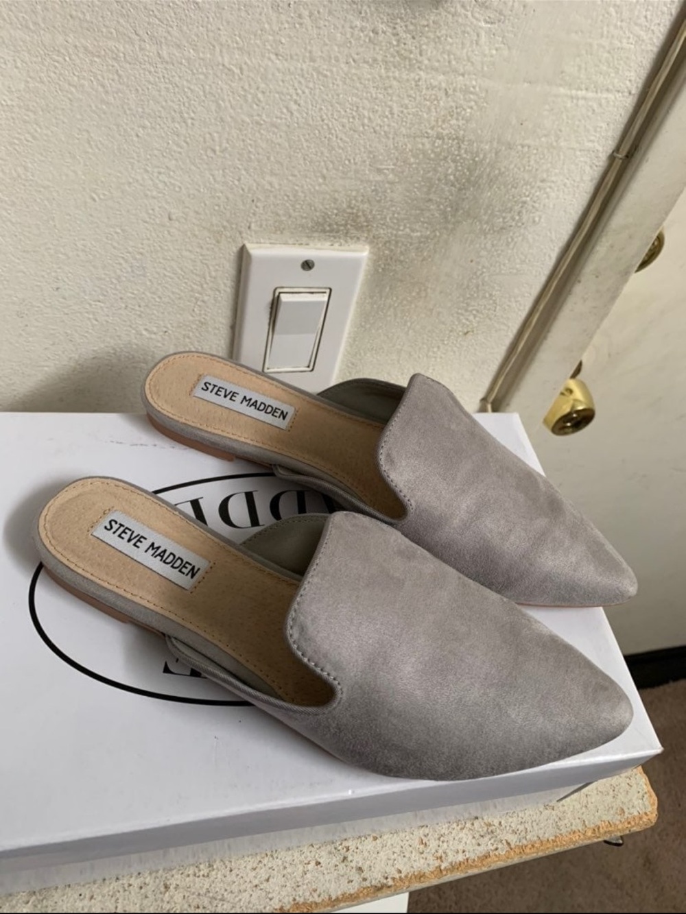 Steve Madden Light Gray Suede Pointed Toe Mules